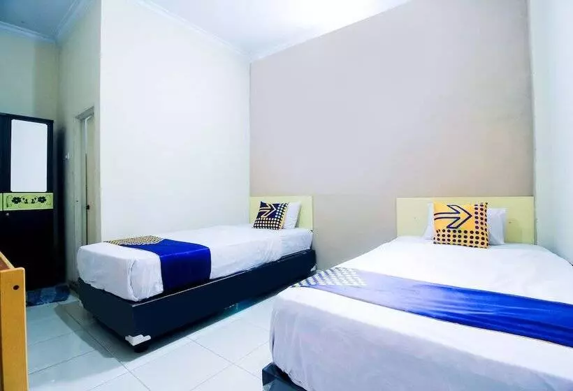 ホテル Spot On 2370 Berkah Homestay Syariah