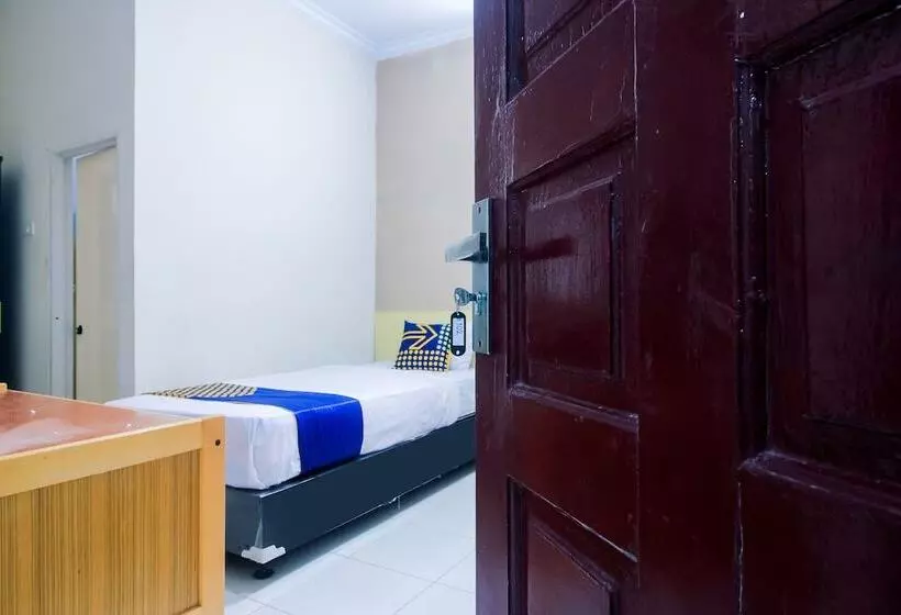 ホテル Spot On 2370 Berkah Homestay Syariah