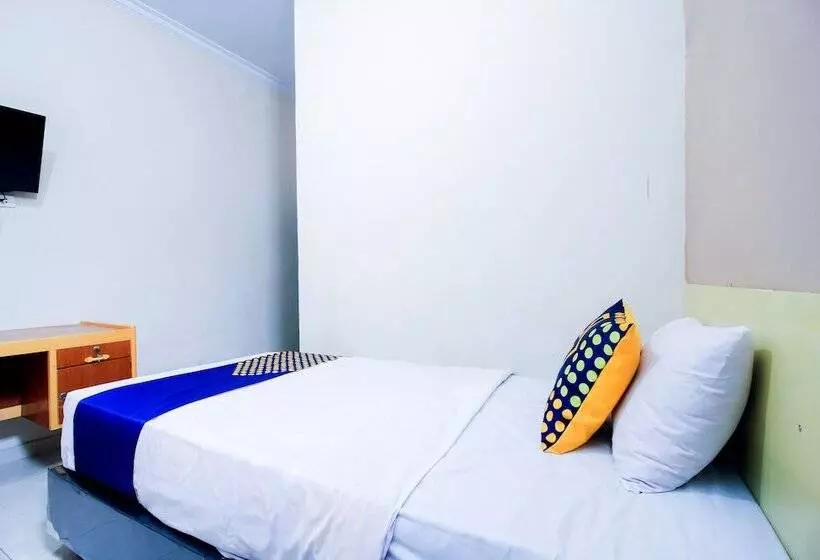 ホテル Spot On 2370 Berkah Homestay Syariah