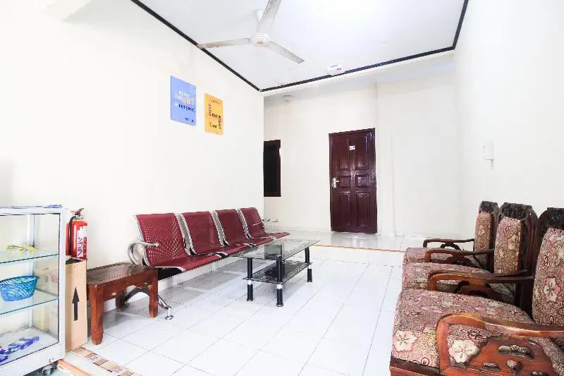 ホテル Spot On 2370 Berkah Homestay Syariah