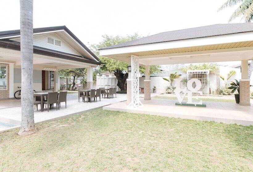 ホテル Reddoorz @ Ambiens Place Dagupan