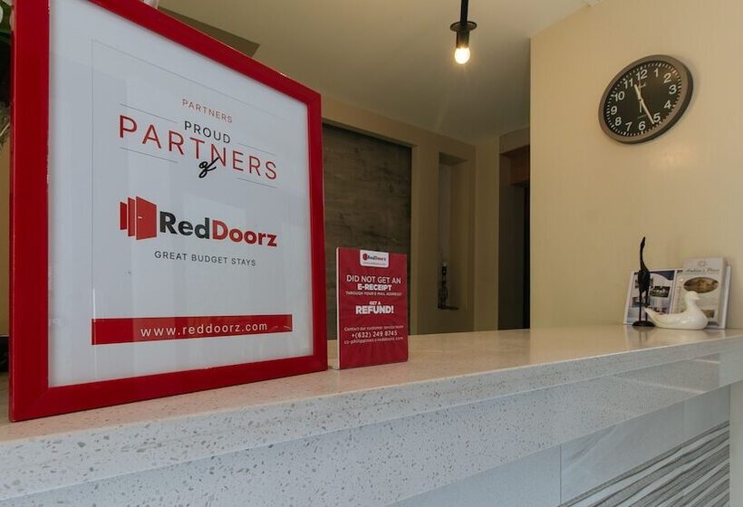 ホテル Reddoorz @ Ambiens Place Dagupan