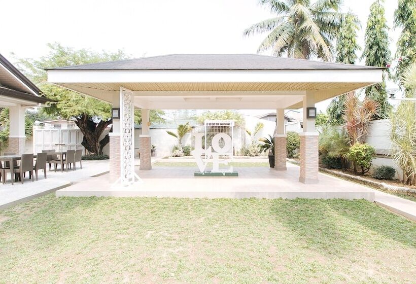 ホテル Reddoorz @ Ambiens Place Dagupan