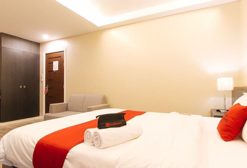 ホテル Reddoorz @ Ambiens Place Dagupan
