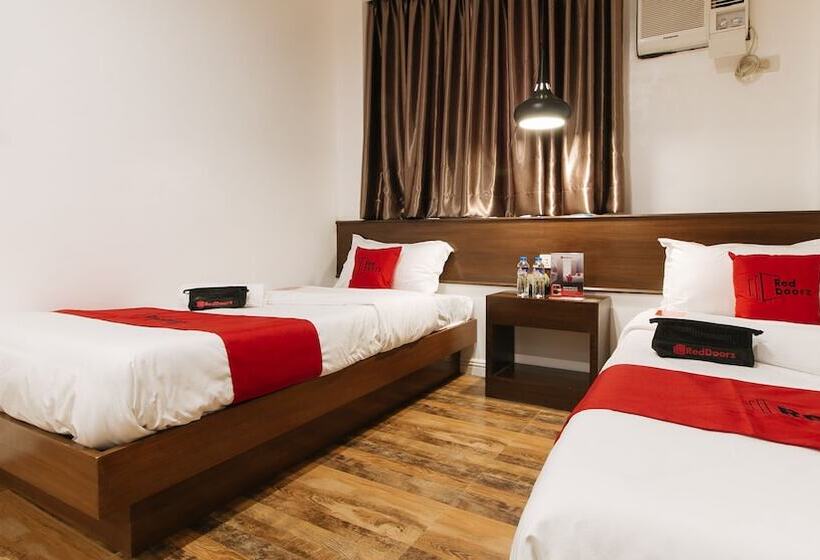 ホテル Reddoorz @ Ambiens Place Dagupan