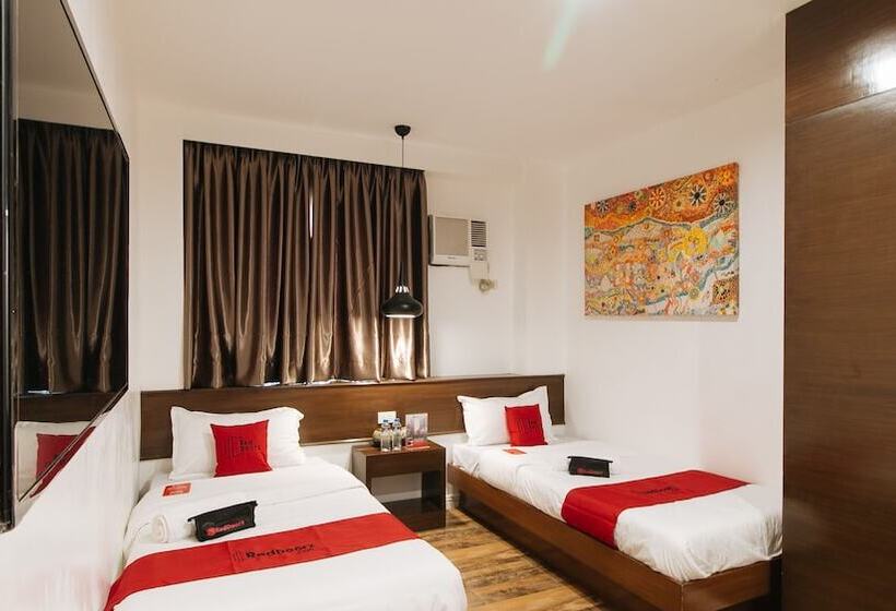 ホテル Reddoorz @ Ambiens Place Dagupan