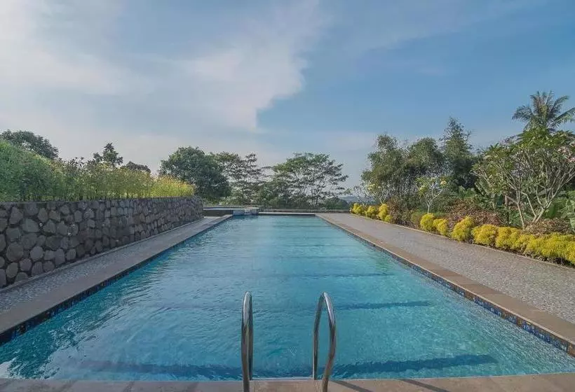 ホテル Reddoorz Premium @ Fafa Hills Resort Puncak