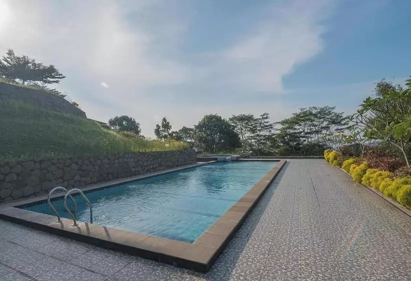 ホテル Reddoorz Premium @ Fafa Hills Resort Puncak