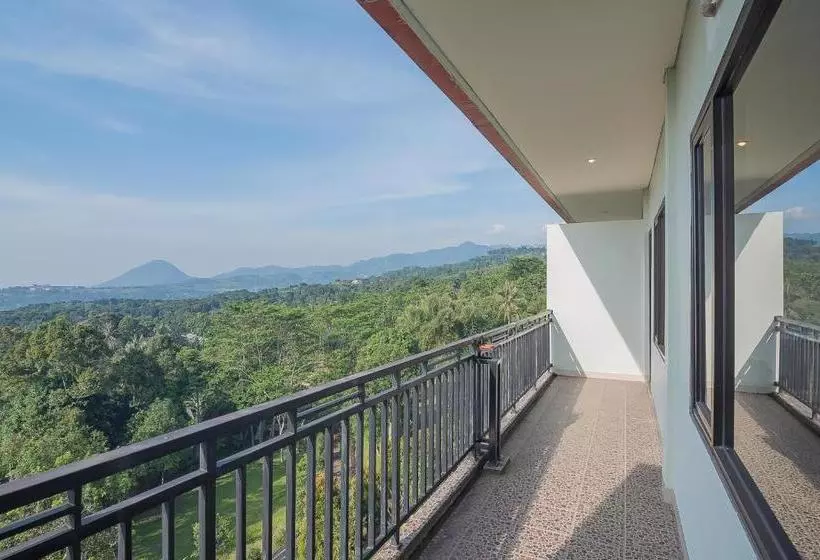 ホテル Reddoorz Premium @ Fafa Hills Resort Puncak