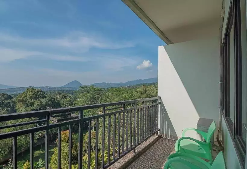 ホテル Reddoorz Premium @ Fafa Hills Resort Puncak