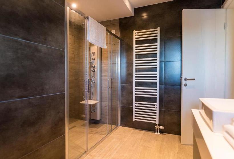 هاستل Konak Na Uni