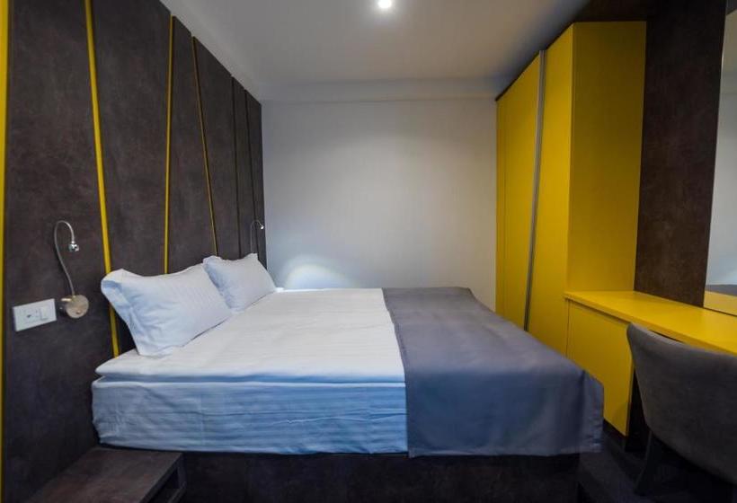 هاستل Konak Na Uni