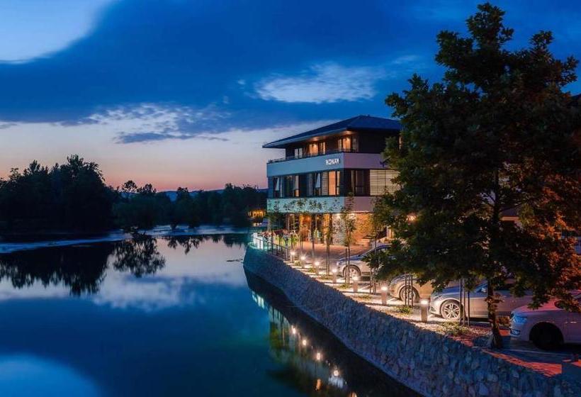 هاستل Konak Na Uni