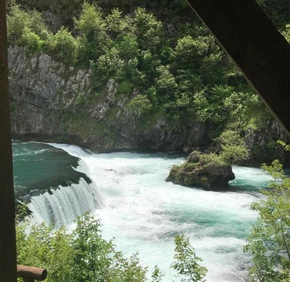 هاستل Konak Na Uni