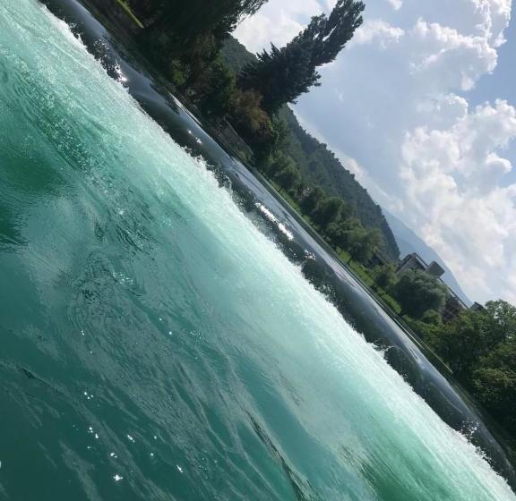 هاستل Konak Na Uni