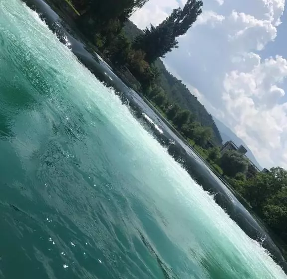 هاستل Konak Na Uni