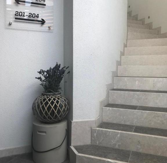 هاستل Konak Na Uni