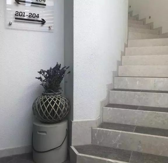 هاستل Konak Na Uni