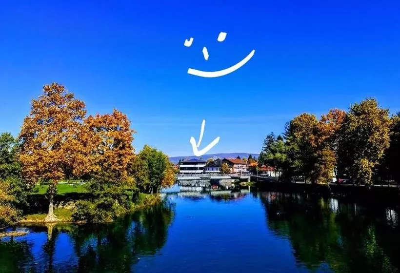 هاستل Konak Na Uni