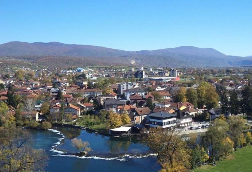 هاستل Konak Na Uni