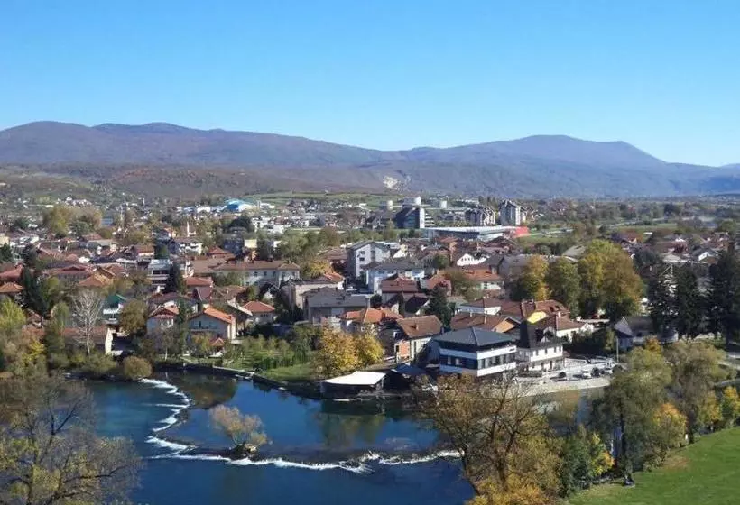 هاستل Konak Na Uni