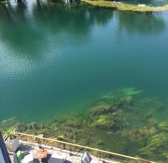 هاستل Konak Na Uni