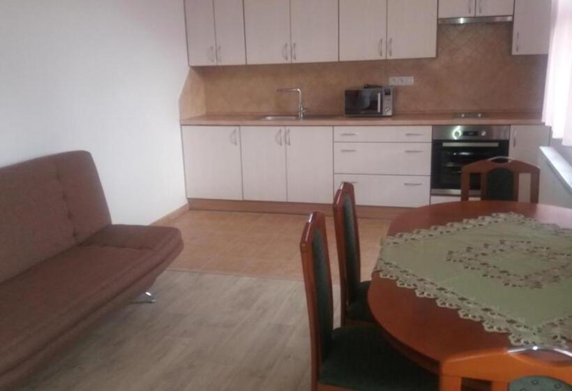 Пансион Rybářská Restaurace A Penzion U Horáků