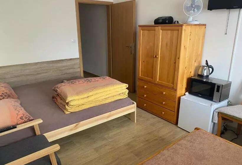 Majatalo Rybářská Restaurace A Penzion U Horáků