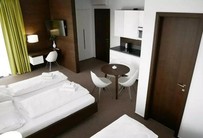 Hotelli Harmony Medical & Wellness Free Parking, 1,8km From The Center