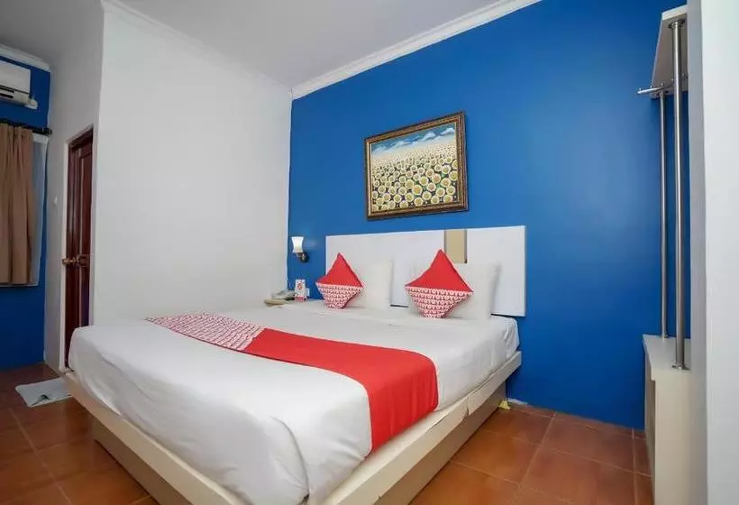 ホテル Reddoorz Plus @ Blessing  Palembang