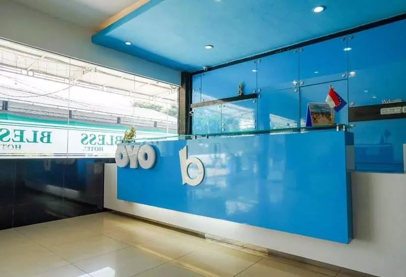 ホテル Reddoorz Plus @ Blessing  Palembang