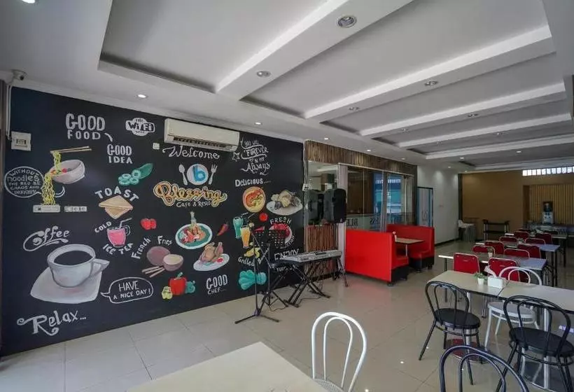 ホテル Reddoorz Plus @ Blessing  Palembang