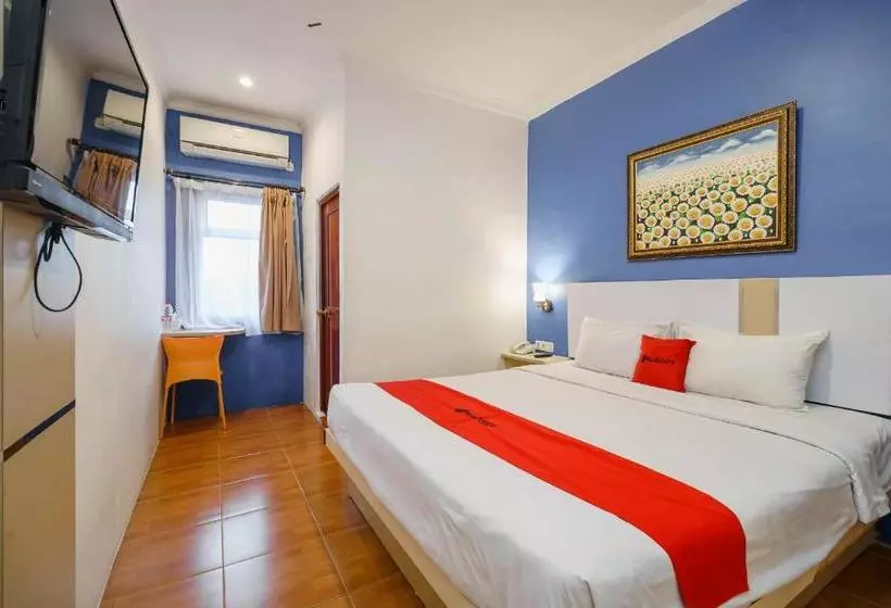 ホテル Reddoorz Plus @ Blessing  Palembang