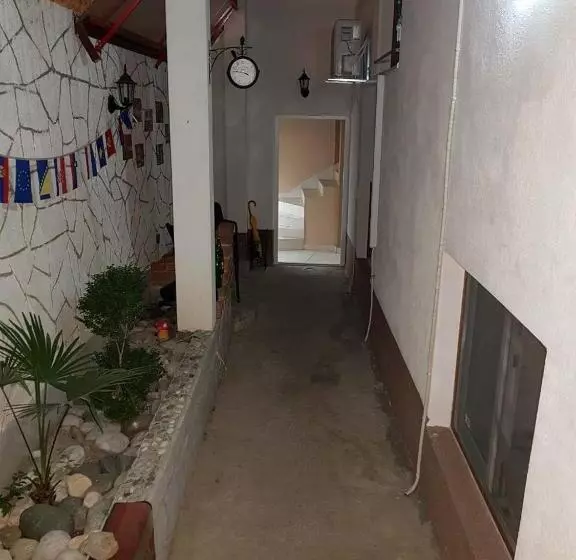 پانسیون Rooms Vedran