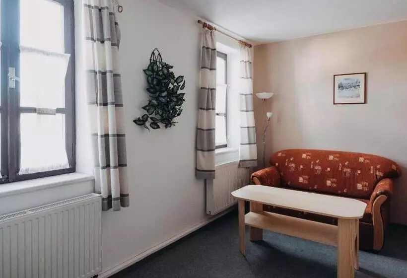 Hotelli červený Mlýn