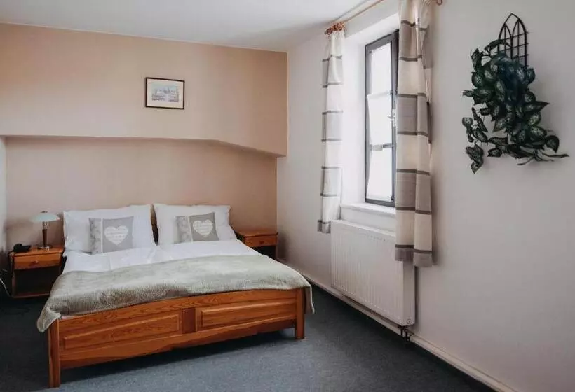 Hotelli červený Mlýn