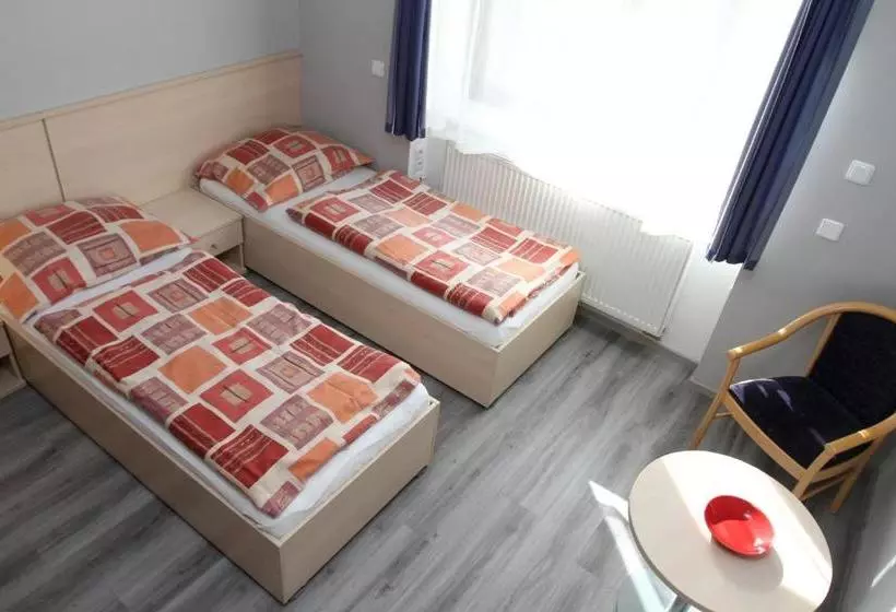 Majatalo Penzion Markéta Chrudim