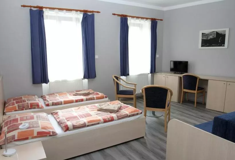 Majatalo Penzion Markéta Chrudim