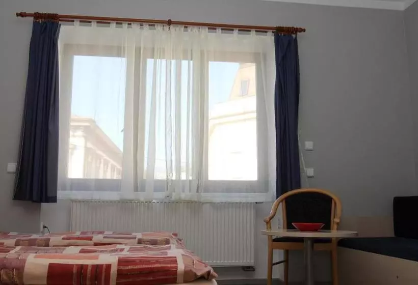 Majatalo Penzion Markéta Chrudim