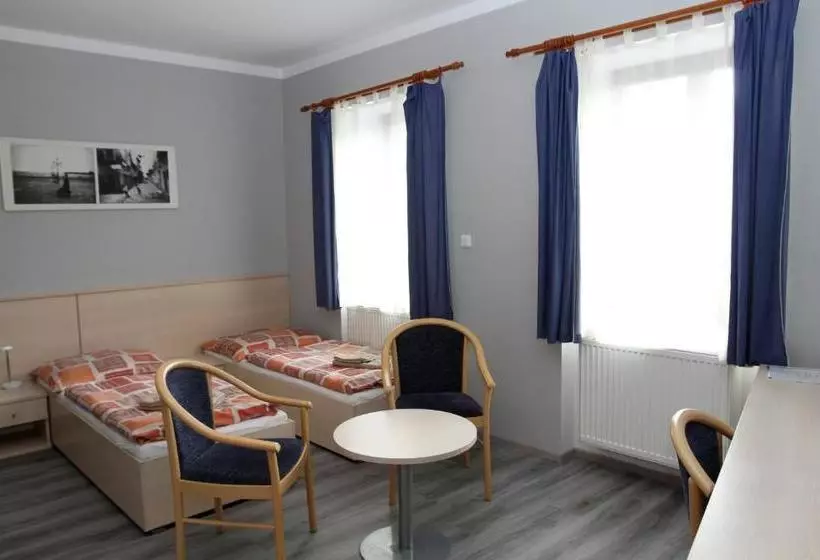 Majatalo Penzion Markéta Chrudim