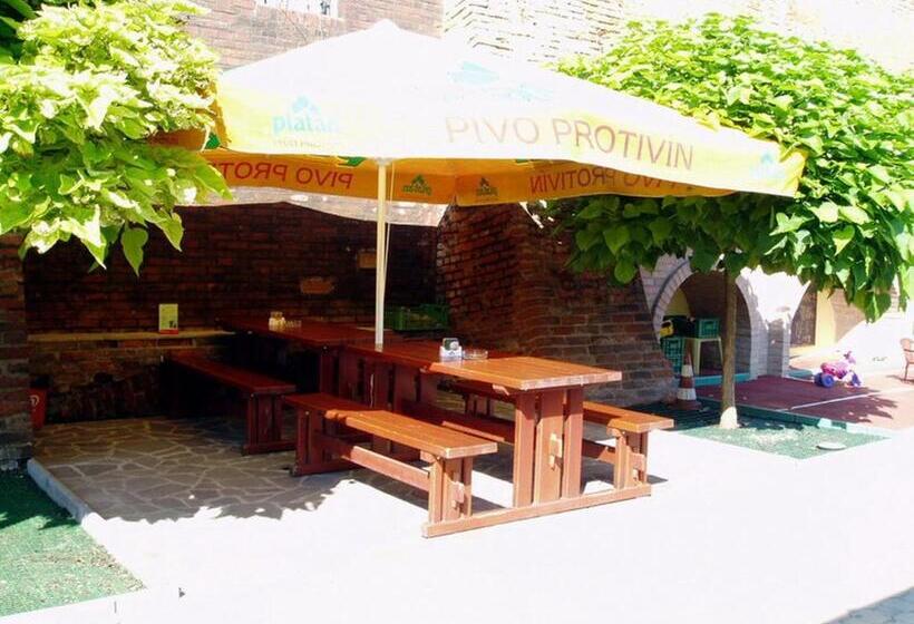 ペンション Penzion U Vlků