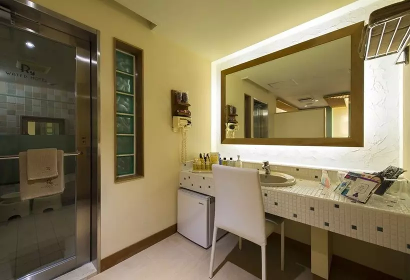 Water Hotel Ry   Adults Only