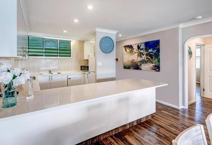 Lagoon Beachfront Lodge 201 On Hamilton Island By Hamorent