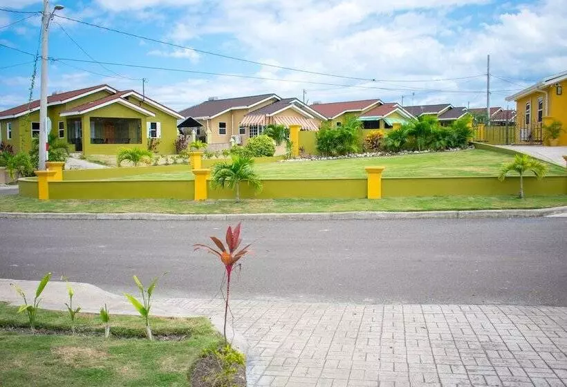 Ocho Rios Getaway Villa At Draxhall