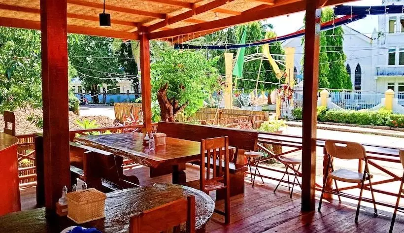 ペンション Echague Place