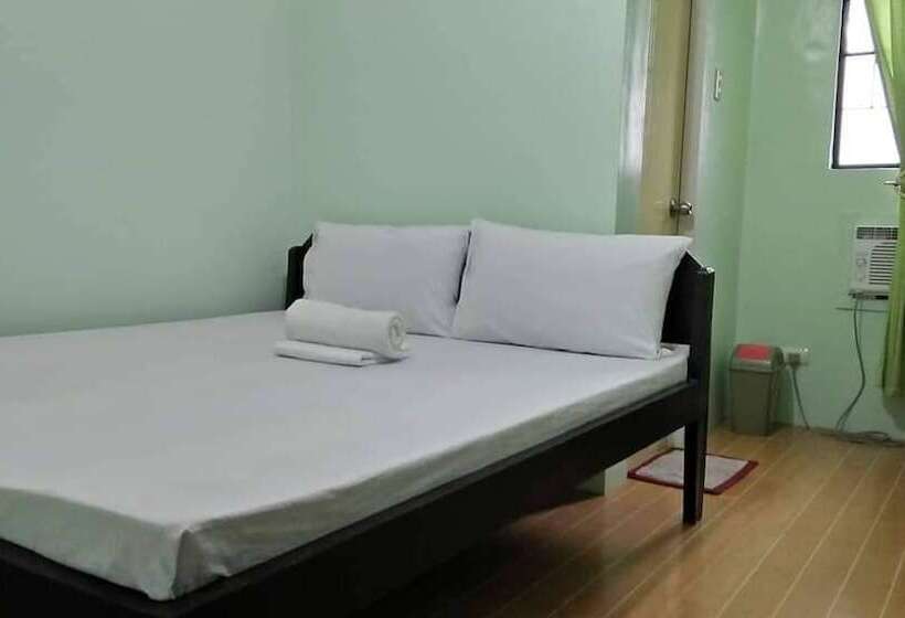 ペンション Echague Place