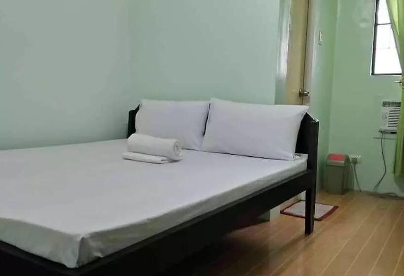 ペンション Echague Place