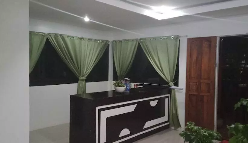 ペンション Echague Place