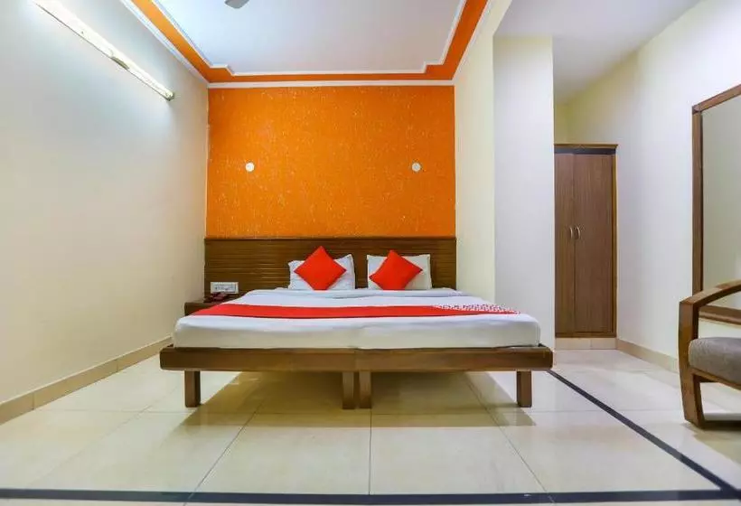 Hotelli Oyo 44011 Sahil