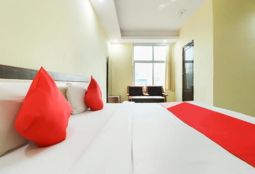 호텔 Collection O 63467 The Grand Radiance